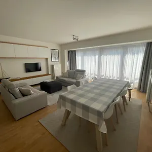  Appartement Perfect Gelegen Met Gratis Overdekte Staanplaats