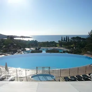 https://cap-esterel-place-des-pecheurs.fr-provencehotel.com